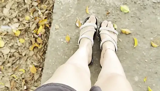 Colombian Girl Masturbates in Public on the Street