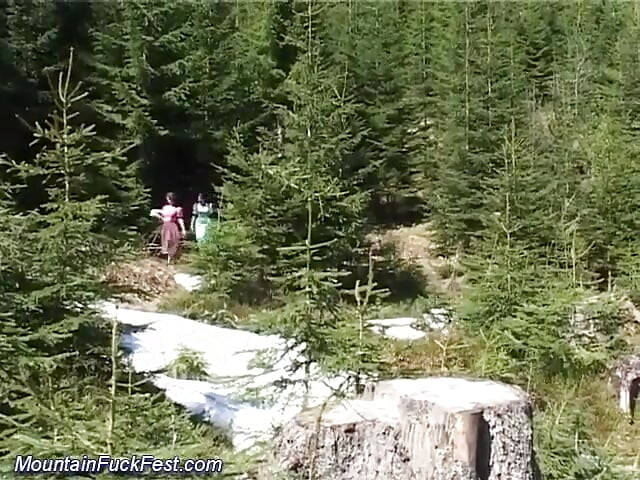 Outdoor lesbian porno