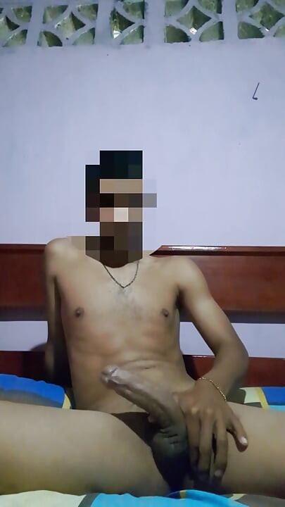 Adam Mastürbasyon Yapıyor Ta ki Odasına Patlayana Kadar