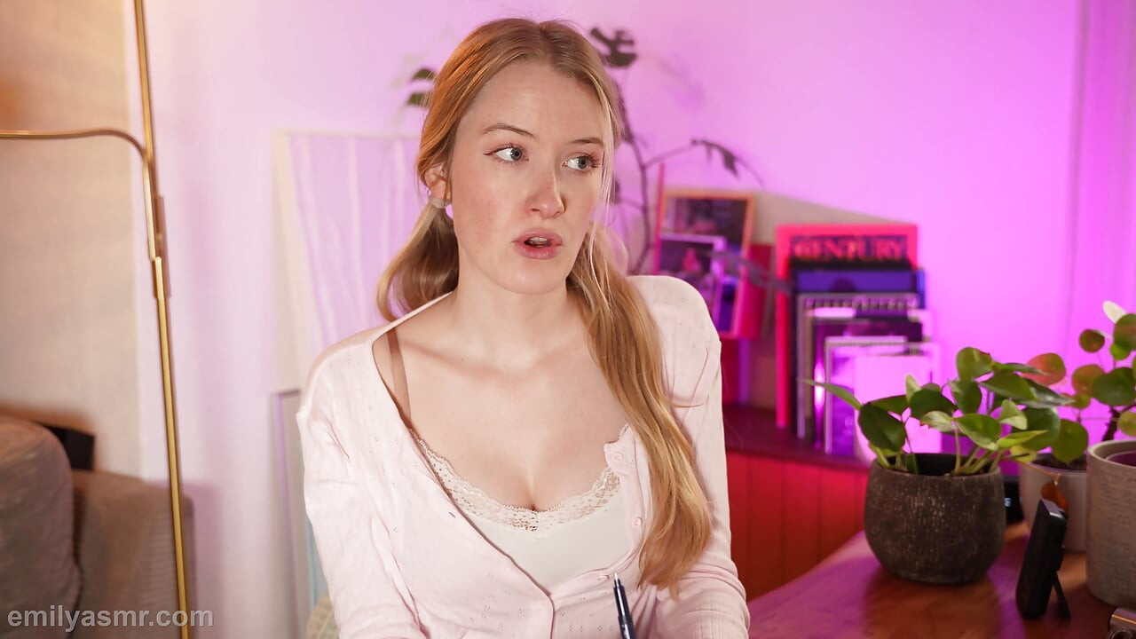 Colega de clasă tocilară excitată este obsedată de tine - ASMR