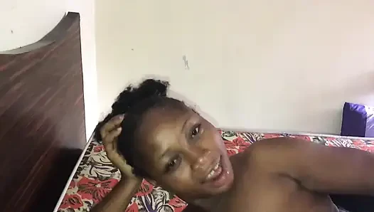 Afrikalı Kız Striptiz Yapıyor