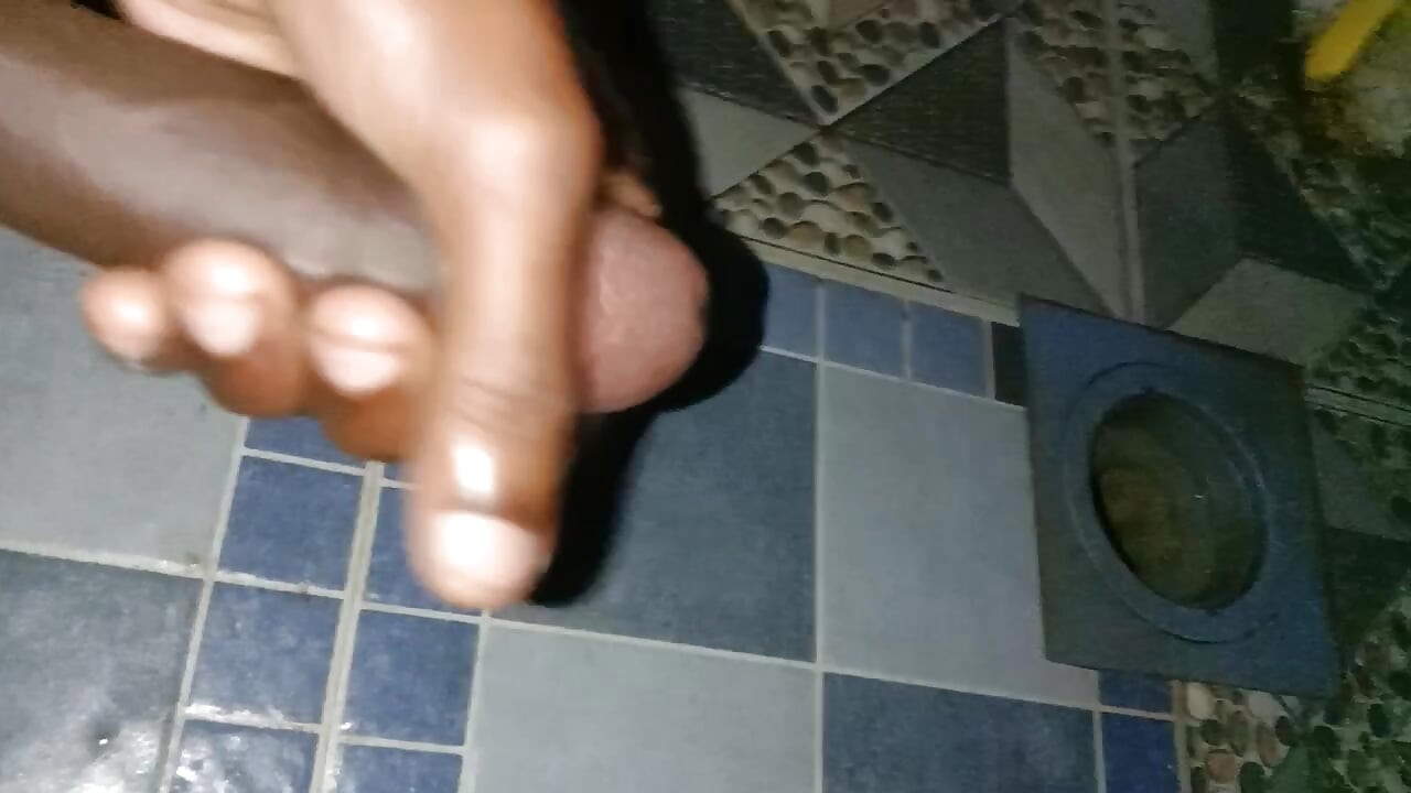 我的黑屌已经准备好射在你的阴户里了