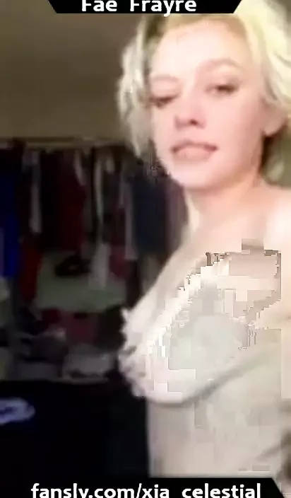 Xia_Celestial doing Masturbate