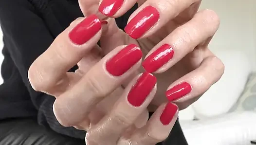 Tırnak ibadet günü, lady victoria valente