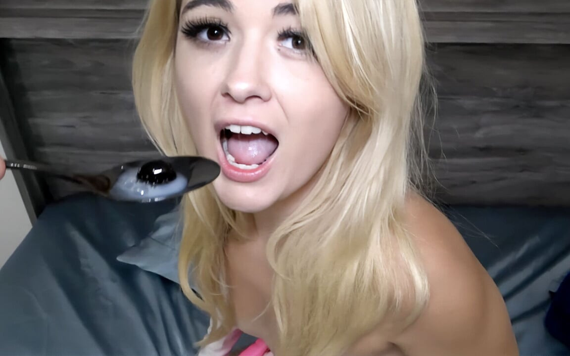 Cute Peachy Princess Eats Anal Cum