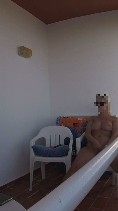 Mutual masturbating on balcony | Clip 1