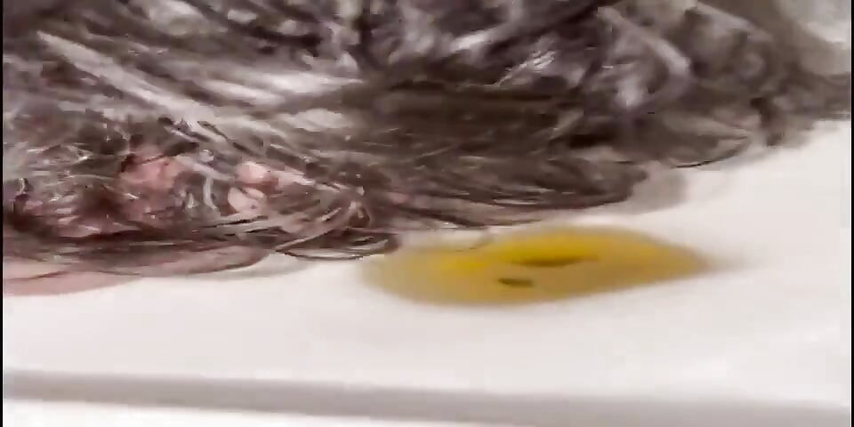 대학 운동화가 밖에서 노는 동안 공원 욕실에서 나 자신을 따먹어!