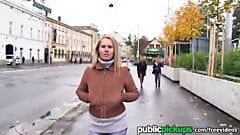 Mofos - blondă europeană fierbinte este agățată pe stradă