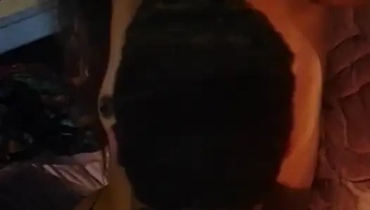Tutkulu Fransız genç kız özel gösteride yarağa biniyor