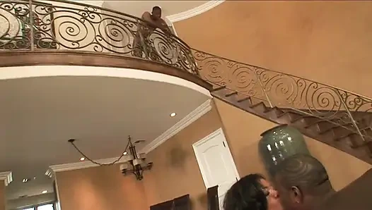 raksasa pria kulit hitam didobel penetrasi sampai dicrot di mulut