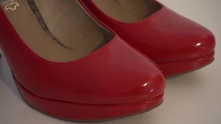 妹の靴：赤いハイヒールは4k