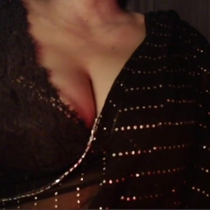 Sexy Hindi Dirty Talk Boobs Show.