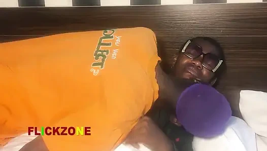 Kör bir bayana yardım ediyorum ama yine de yaptığım yardımdan faydalandım