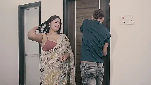 Lucky hotel staff had sex with beautiful girl