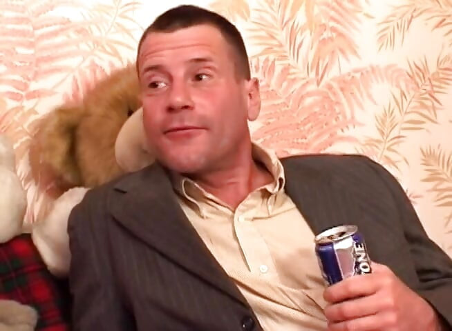 Hei tată vitreg... Vrei curul meu?