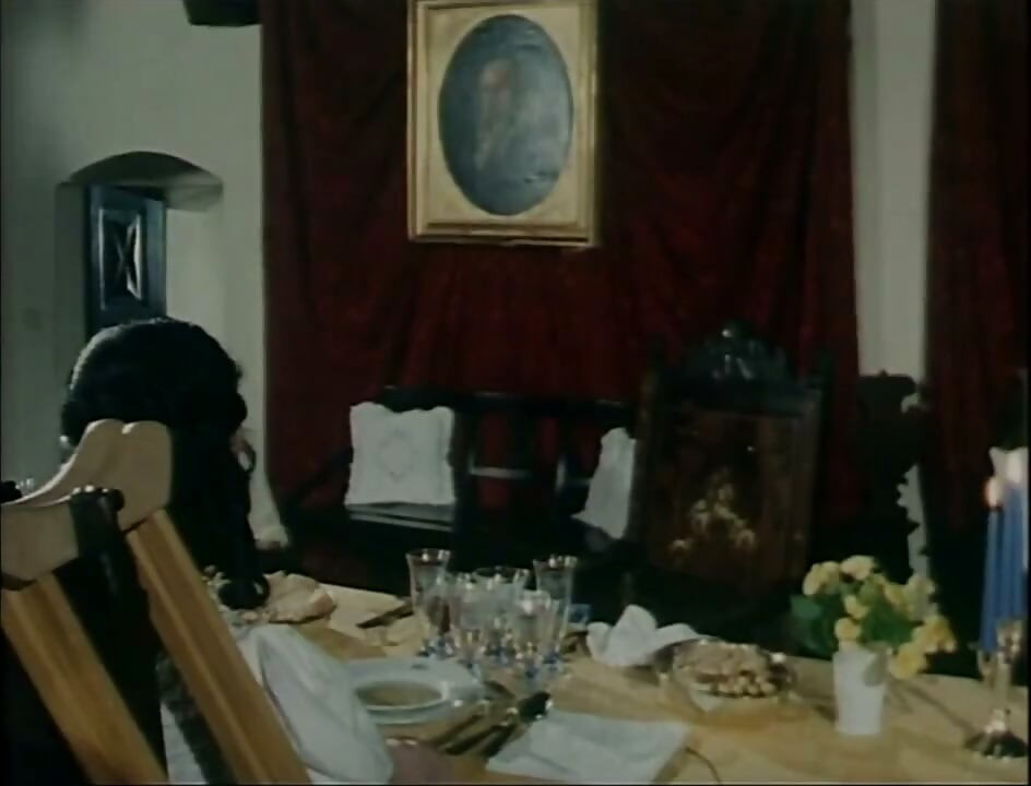 Kalede amcık yalayan göt sikişi