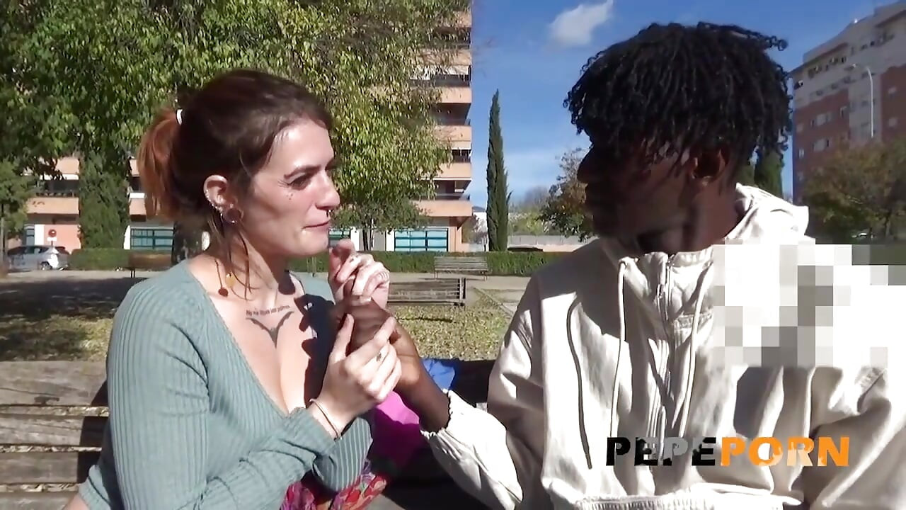 Malafalda nimmt die INTERRACIAL HERAUSFORDERUNG an: Sie zuckt und gibt uns eine TOLLE SZENE!!