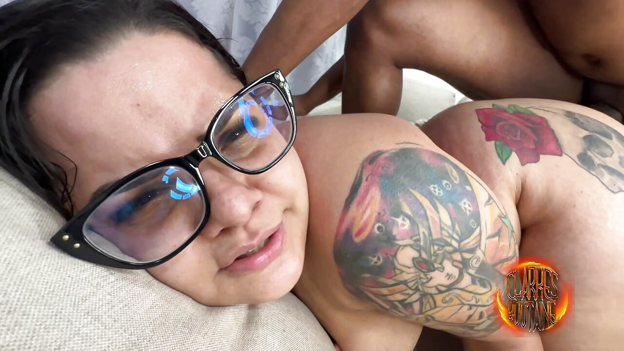 Vedere la persoana 1 - Excitat Amazona Pawg Craves BBC în Cur Trailer
