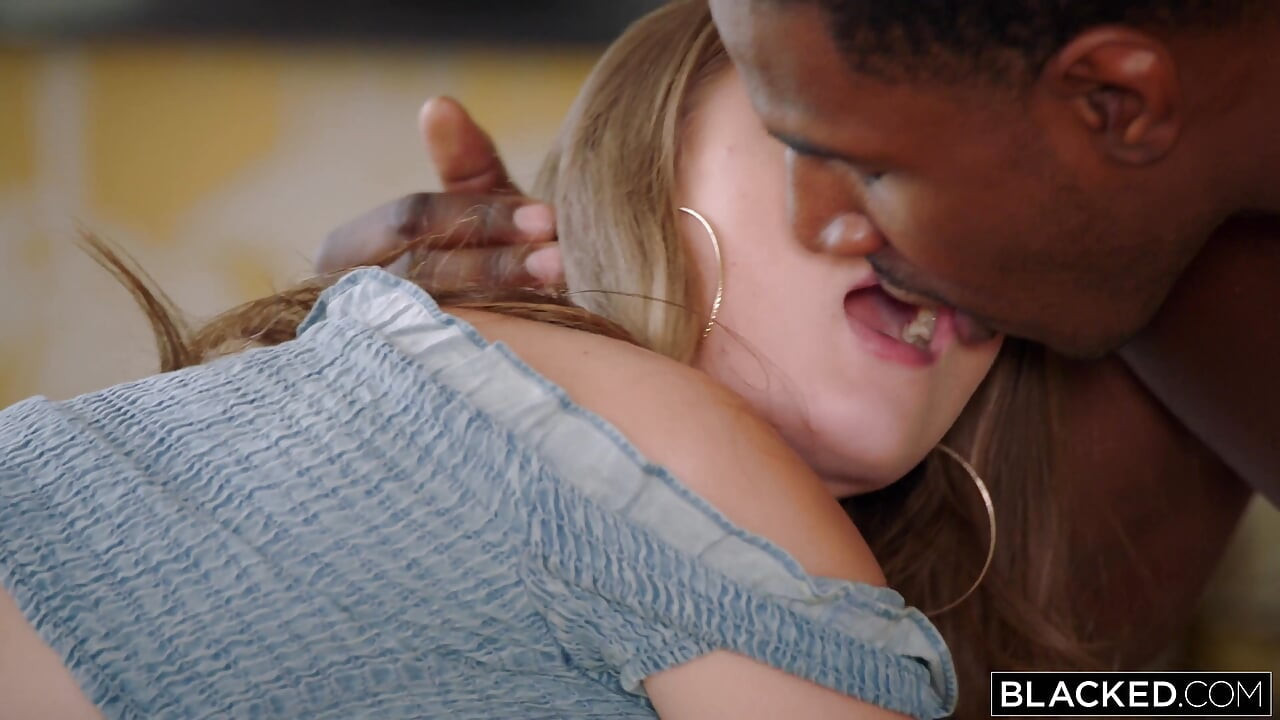 Blacked Oduvijek je željela njegov veliki crni, ali je bila previše sramežljiva