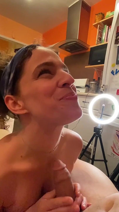 Oh evet diğer açı oldukça önemli ve porno deneyimi için neredeyse gerekli.