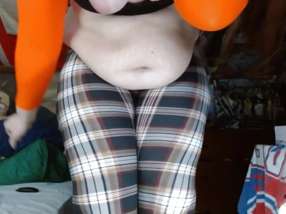 Fat Sissy CosmicJones88 Shakes Big ass in Leggings and without