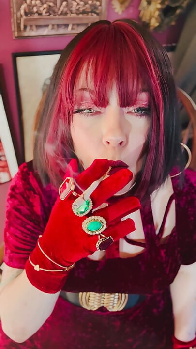 Kadife ve sigara! Tina Snua chain sigara içiyor 2 mantar 100 sigara - sürüklenen omi ome snap sigara içeni içine alıyor