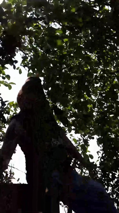 Pee in a field of corn - pissing herself while talking with her boyfriend on the phone