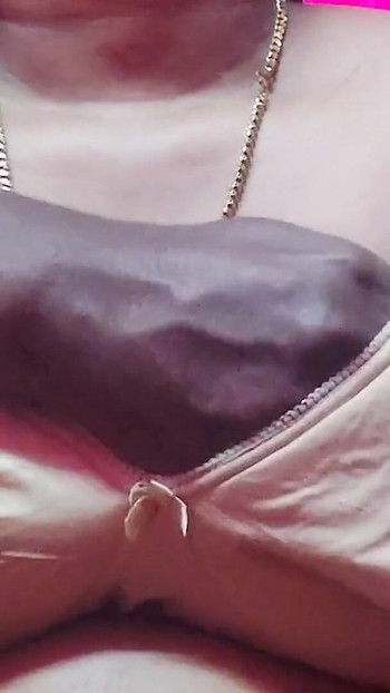 Saya berkongsi katil dengan ibu tiri kawan | Klip 1