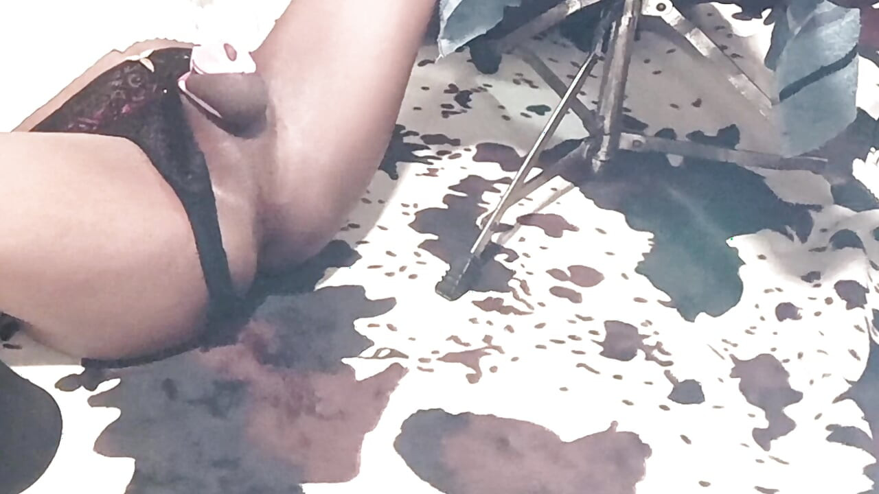 Bezaubernder-honig mit glänzenden augen leckt dich sauber 2