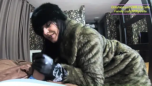 Kürk sürprizi bakış açısı - gırtlağına kadar alma, deri eldivenler, tükürme ve döl yalama