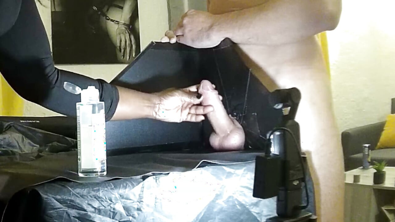 Behind the Scenes Gloryhole: the Ultimate Setup & Close-up Play