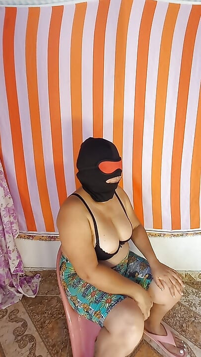 Amateur Indian Wife Masked Deepthroat Session Gone Wild