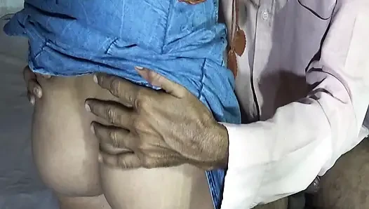 Kayınbiraderi, baldızının sınavlara hazırlanmasına yardım etti.