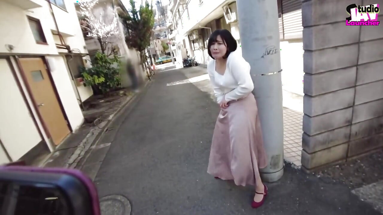 Public Ripple - una chica sensible muestra su truco sin manos en un paseo por la ciudad - capítulo 1