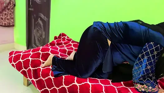 Ägyptische dicke schöne heiße stiefschwester öffnet ihren riesigen hintern, dann betritt ihr stiefbruster ihr zimmer und fickt ihren dicken arsch