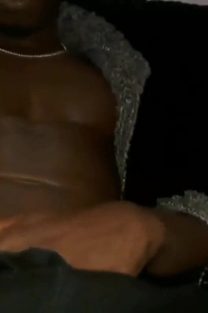 Nata4sex na kauču miluje moj veliki crni kurac