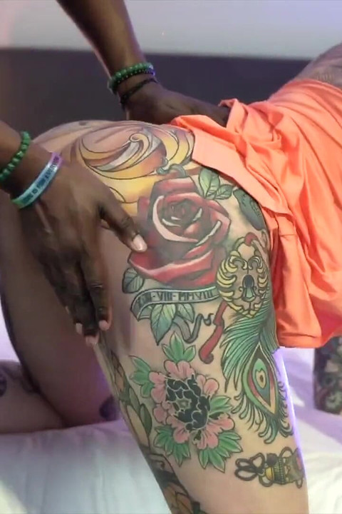 Obožavanje velikog crnog kurca Ave Austen pred rogonjom