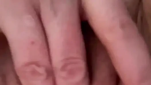 Early morning pleasure for my beautiful horny pussy