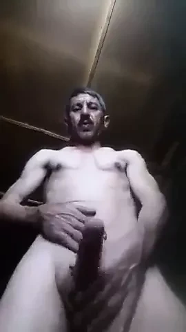 Straight turkish daddy cumming for me