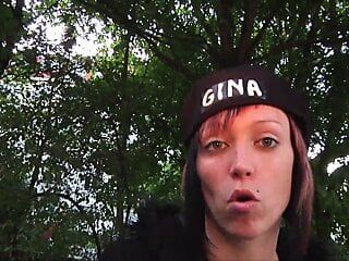 ¡La desagradable aventura de Gina con verdaderos swingers alemanes!
