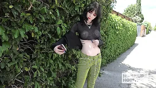 Das dünne teen leda elizabeth wird von sex-hotshot hart geknallt