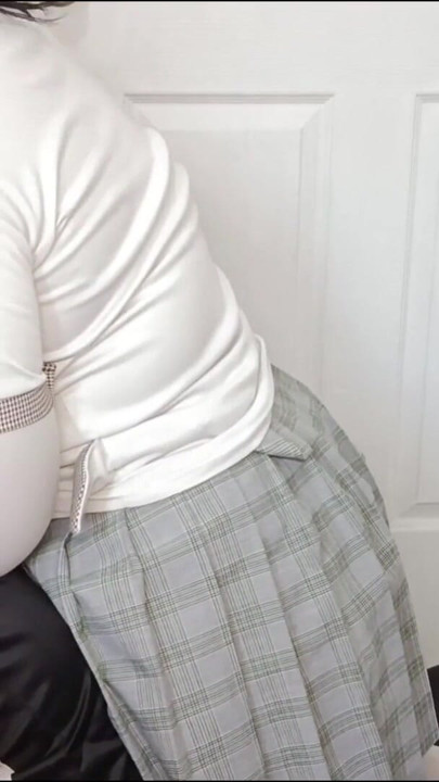 ELEVĂ CURVĂ ÎNVAȚĂ SĂ DEA MUIE BOGATĂ CA ACTRIȚĂ PORNO | Clipul 1