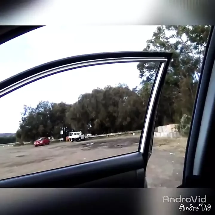 Rubbing clit in car