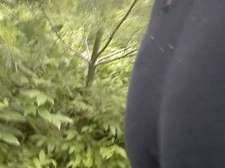 Burbuja a tope mariquita blanca en el bosque de nuevo