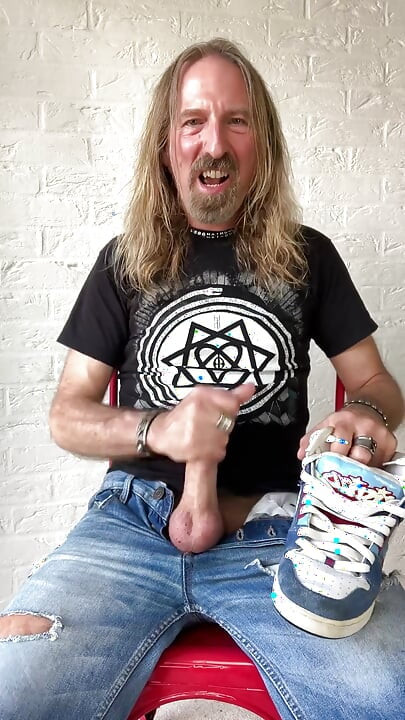 Longhairdude Wanks and Cums with Osiris Trainers, Torn Jeans, Tshirt