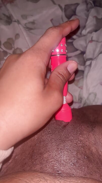 Watch me play with my fat black pussy