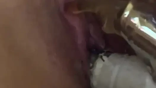 Tante sange amatir lagi asik muasin dirinya sendiri pakai mainan seks sampai muncrat banyak banget