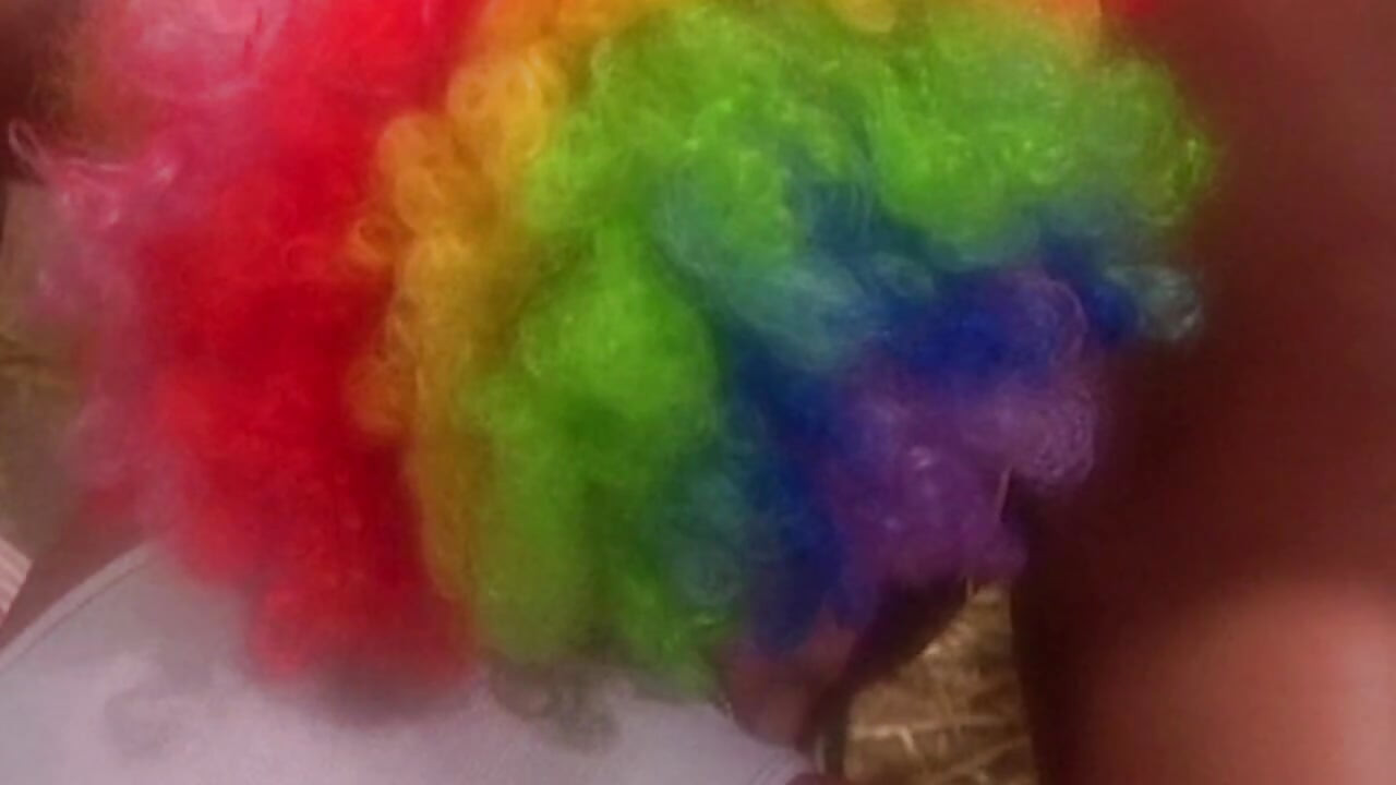 Galeri OSin - berbogel di bilik tidur sensual