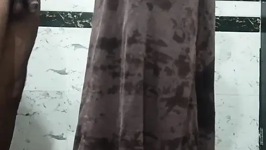 Priya bhabi güzel göt gösterisi