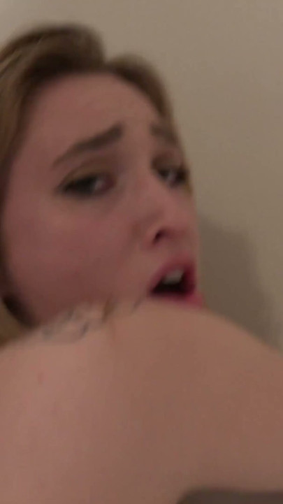 POV: dekhengst Brian Omally boort hete Victoria Gracen natte kut in cowgirl! | Clip 1